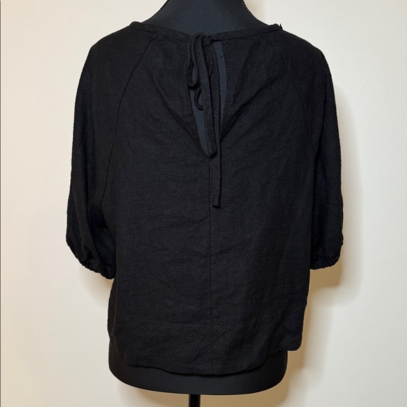 House of Harlow 1960 Elegant Black Blouse - Picture 3 of 5